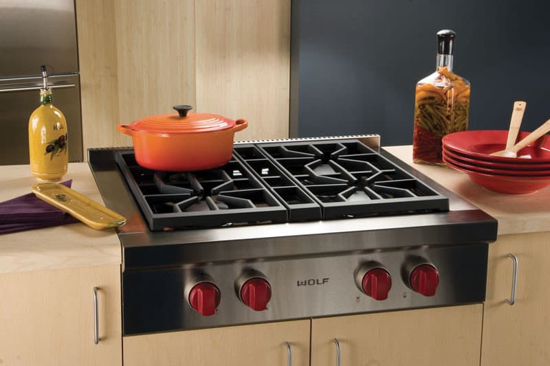 Wolf - 29.875 inch wide Gas Cooktop in Stainless - SRT304