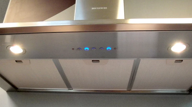 Faber - 30 Inch 300 CFM Wall Mount and Chimney Range Vent in Stainless - SYNT30SS300