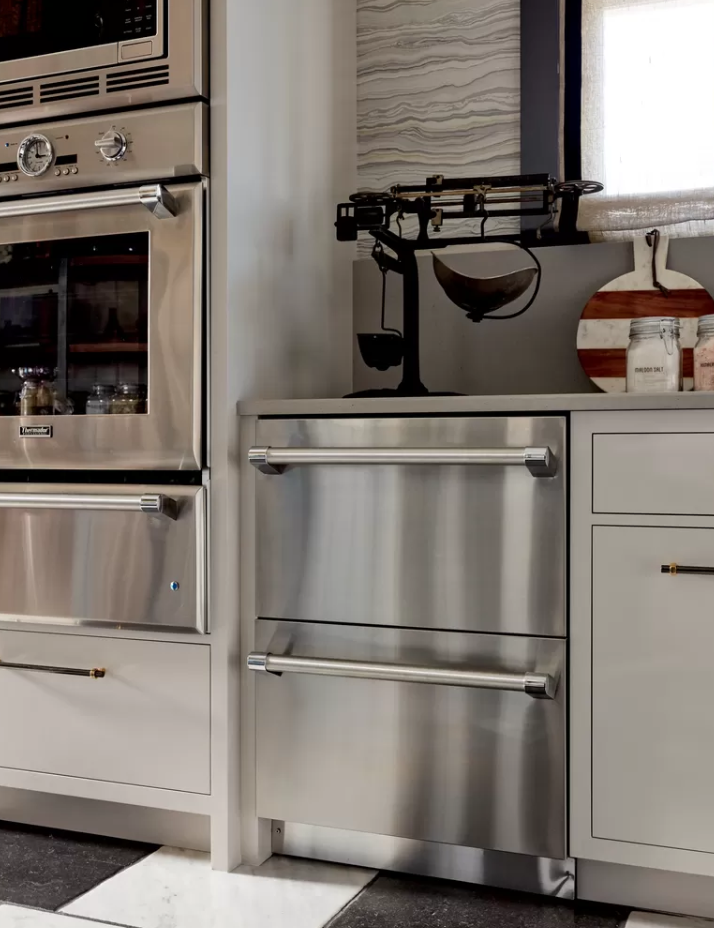 Thermador - 23.875 Inch 4.7 cu. ft Drawer Refrigerator in Stainless - T24UC920DS