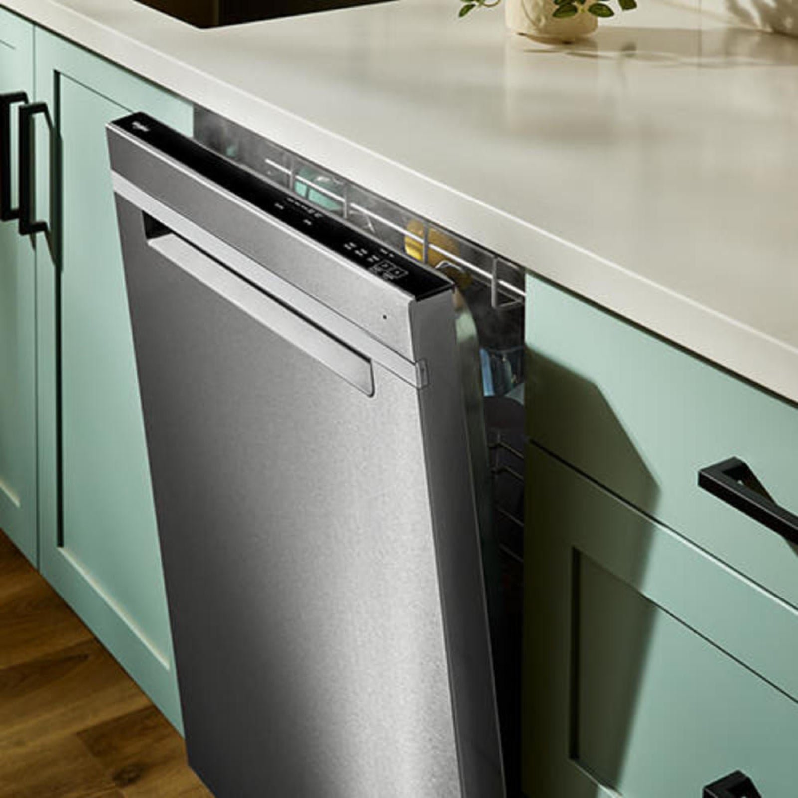 Whirlpool - 47 dBA Built In Dishwasher in Fingerprint Resistant Stainless Steel - WDPS8024SZ