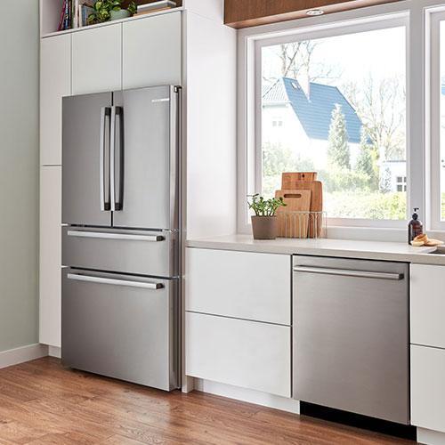 Bosch - 35.625 Inch 21 cu. ft French Door Refrigerator in Stainless - B36CL80SNS