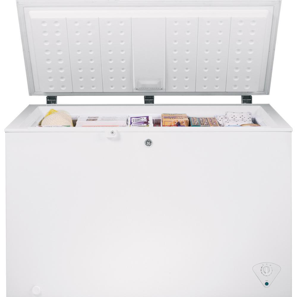 GE - 10.6 cu. Ft  Chest Freezer in White - FCM11PHWW