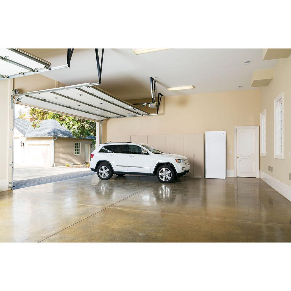 GE - 21.3 cu. Ft  Upright Freezer in White - FUF21SMRWW