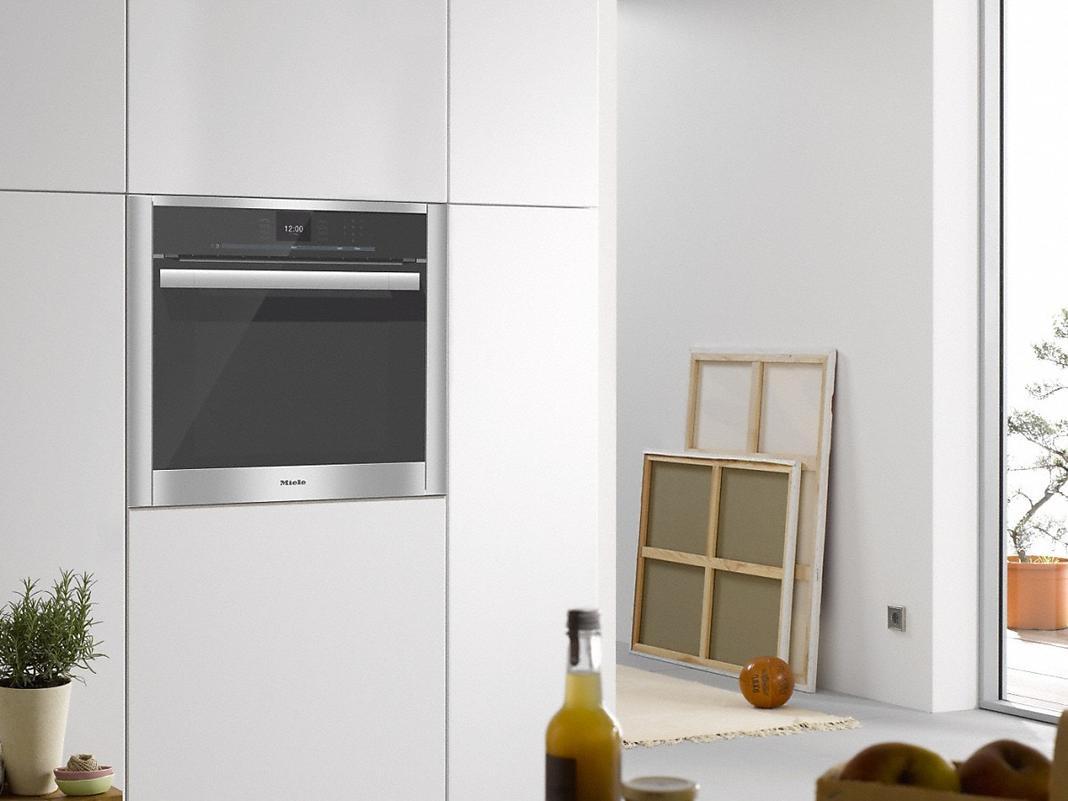Miele - 84 L Single Wall Oven in Stainless - H 6560 B