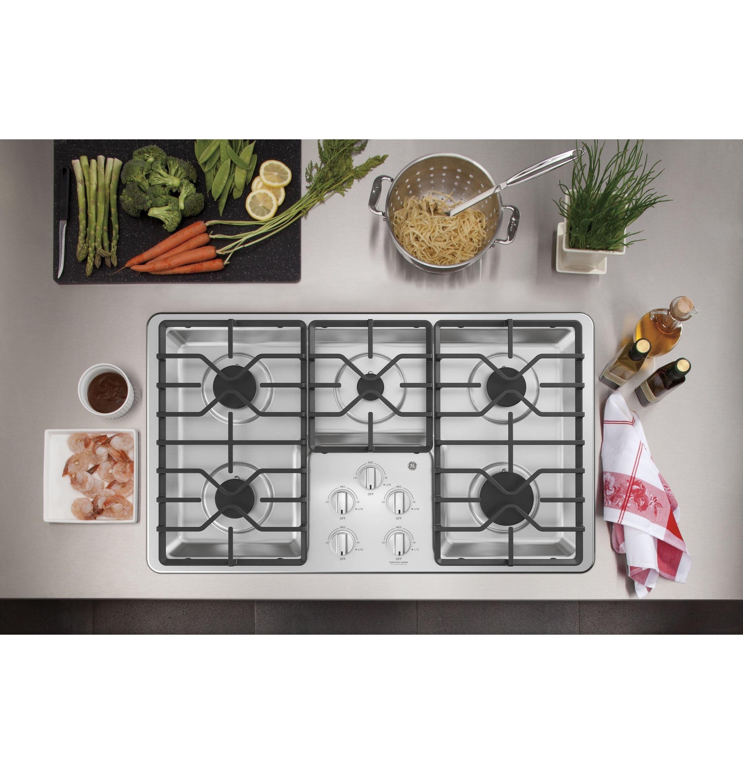 GE - 21 Inch Gas Cooktop in Stainless - JGP3036SLSS