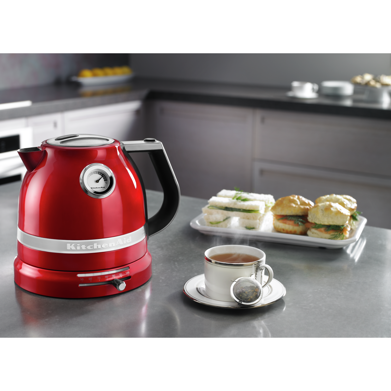 KitchenAid - No Pro Line Series Electric Kettle in Red - KEK1522CA