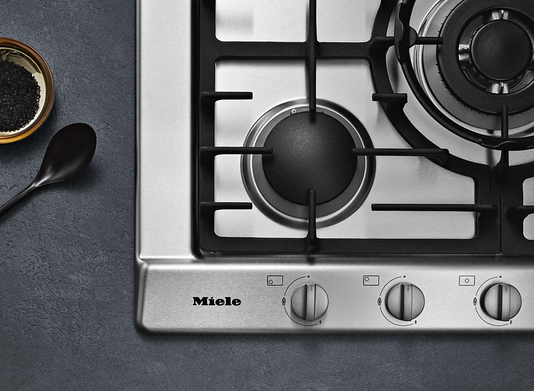 Miele - 29.625 inch wide Gas Cooktop in Stainless - KM2032 G