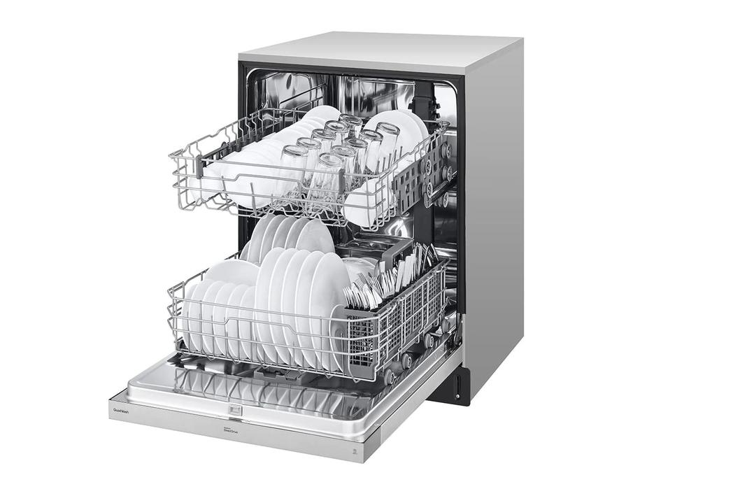 LG - 50 dBA Built In Dishwasher in Stainless - LDFN3432T
