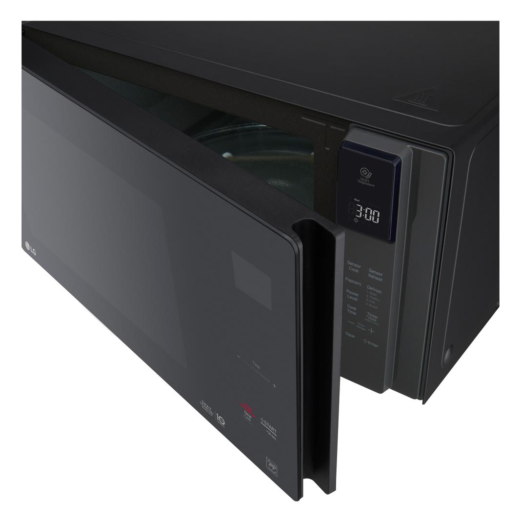 LG - 1.5 cu. Ft  Counter top Microwave in Black - LMC1575SB