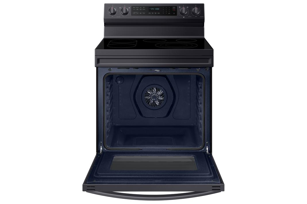 Samsung - 6.3 cu. ft  Electric Range in Black Stainless - NE63A6711SG