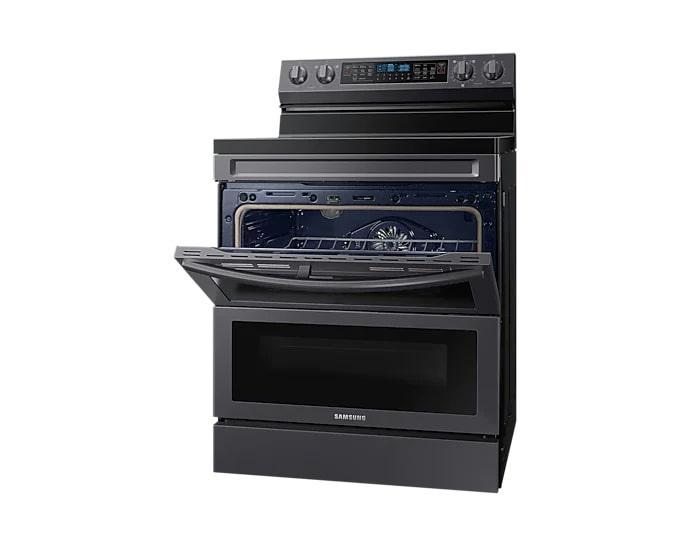 Samsung - 6.3 cu. ft  Electric Range in Black Stainless - NE63A6751SG