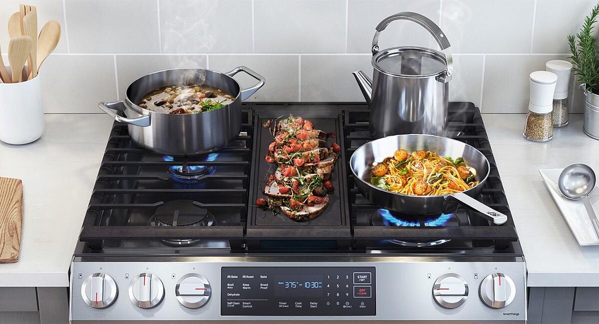 Samsung - 6.3 cu. ft  Gas Range in Stainless (Open Box) - NX60T8311SS