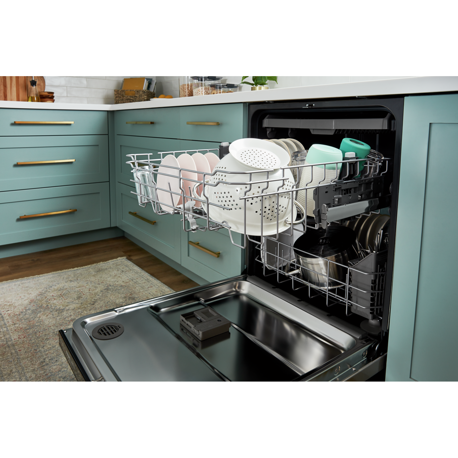Whirlpool - 51 dBA Built In Dishwasher in Stainless - WDP730HAMZ