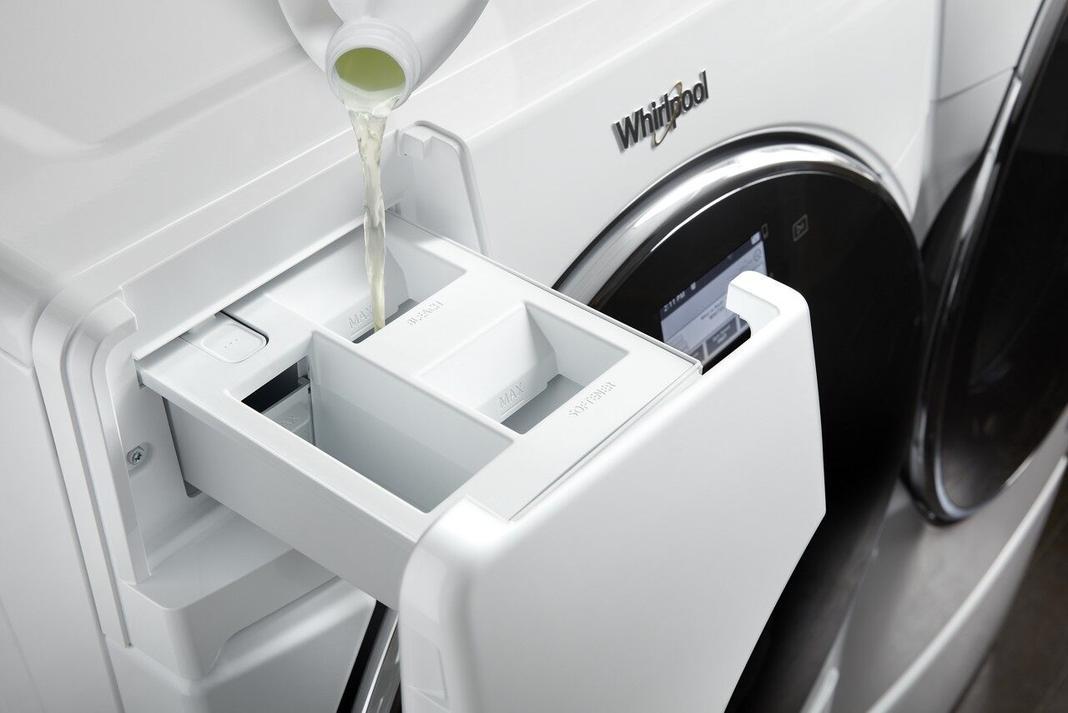 Whirlpool - 5.8 cu. Ft  Front Load Washer in White - WFW9620HW